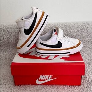 Nike Court Legacy Sneakers